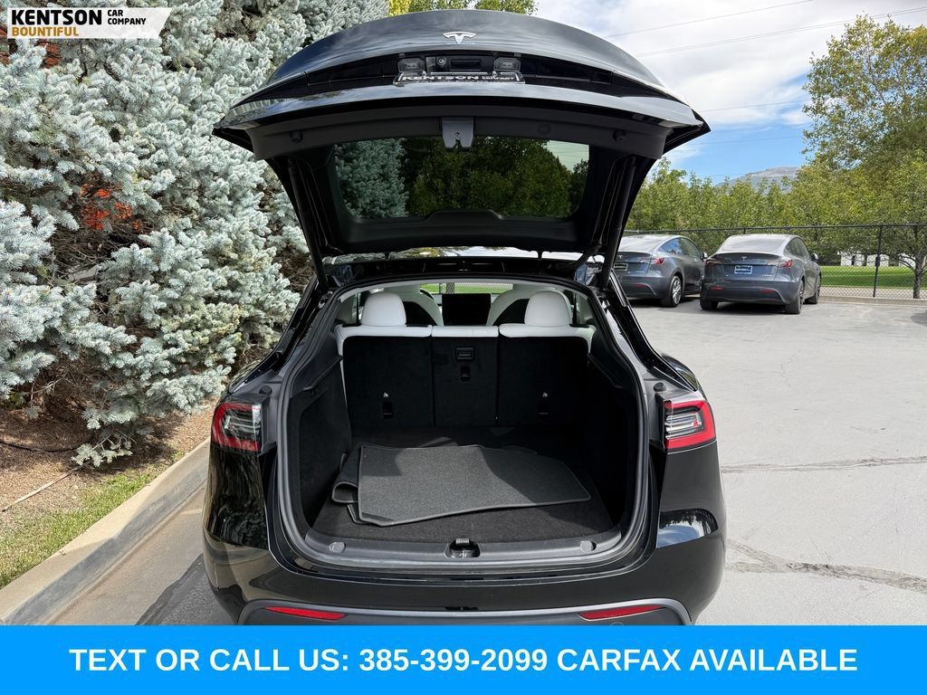 Used 2023 Tesla Model Y Long Range AWD/4WD image 28