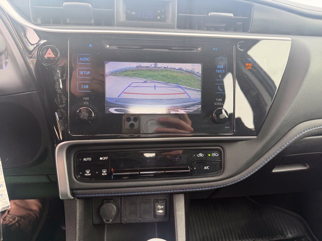 Used 2018 Toyota Corolla SE FWD image 17
