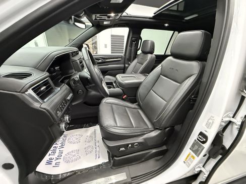 Used 2023 GMC Yukon XL Denali w/ LPO, Floor Liner Package AWD/4WD image 11