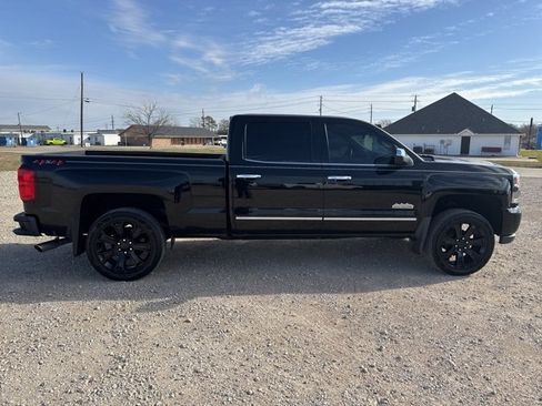 Used 2018 Chevrolet Silverado 1500 High Country image 8
