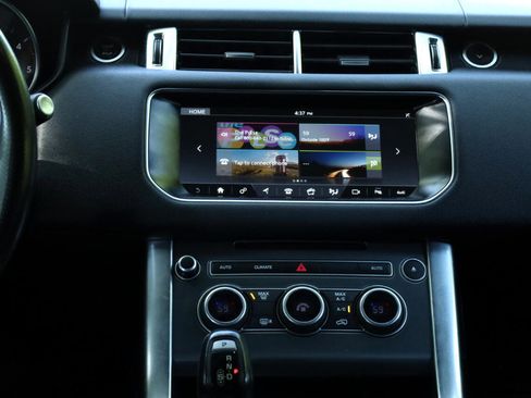 Used 2017 Land Rover Range Rover Sport SE image 31