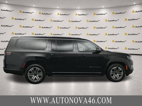 Used 2024 Jeep Wagoneer L Series II w/ Flexible Seating Group AWD/4WD image 10