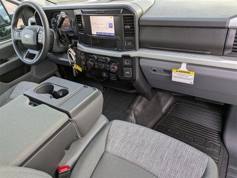 New 2025 Ford F350 XLT image 18