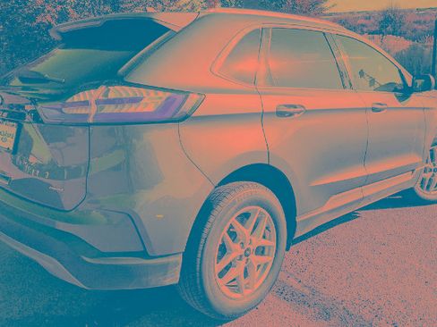 Certified 2024 Ford Edge SEL w/ Convenience Package AWD/4WD image 3
