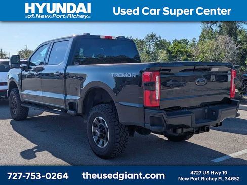 Used 2023 Ford F250 XLT w/ Black Appearance Package image 2