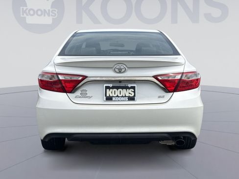 Used 2017 Toyota Camry XLE FWD image 5