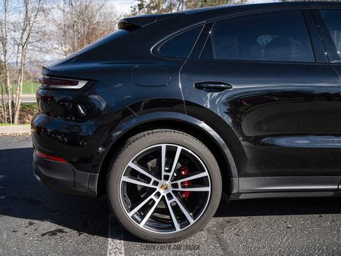 Used 2024 Porsche Cayenne S image 10