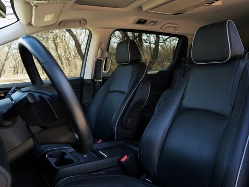 Used 2025 Honda Odyssey Touring image 17