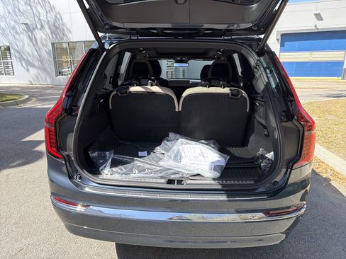 Used 2026 Volvo XC90 B6 Plus w/ Protection Package Premier AWD/4WD image 35