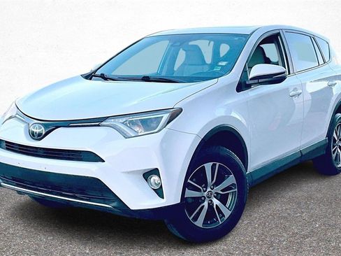 Certified 2018 Toyota RAV4 XLE image 3