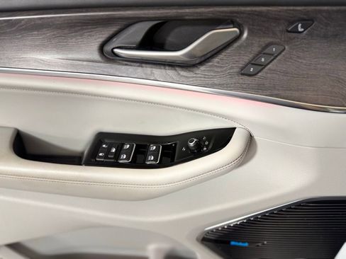 Used 2022 Jeep Grand Cherokee L Overland w/ Luxury Tech Group IV image 16