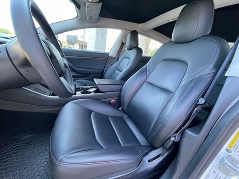 Used 2020 Tesla Model 3 Standard Range Plus RWD image 12