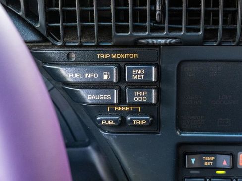 Used 1993 Chevrolet Corvette Coupe RWD image 19