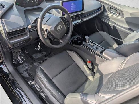 Certified 2025 Toyota Prius XLE FWD image 10