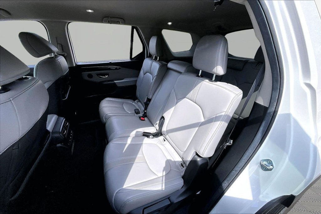 Used 2025 Honda Pilot EX-L image 18