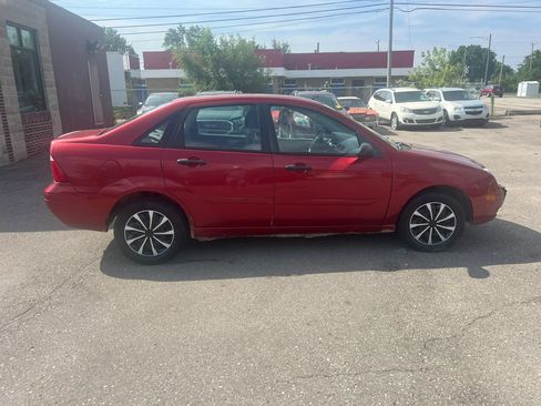 Used 2005 Ford Focus S FWD image 6