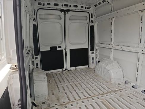Used 2025 RAM ProMaster 2500 w/ Convenience Group FWD image 14