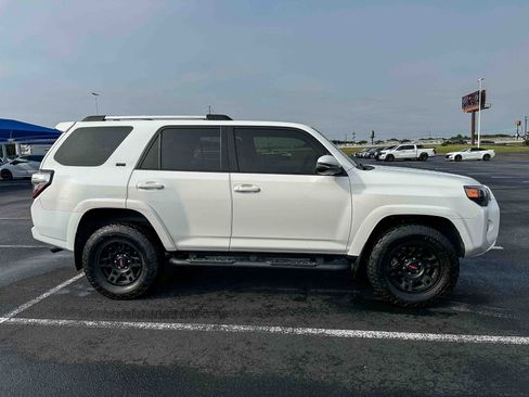 Used 2023 Toyota 4Runner SR5 Premium w/ Moonroof Package AWD/4WD image 5