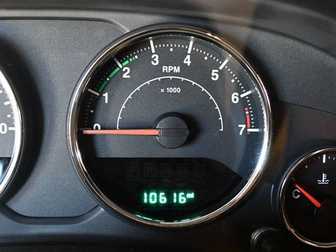 Used 2018 Jeep Wrangler Unlimited Rubicon w/ Connectivity Group AWD/4WD image 57