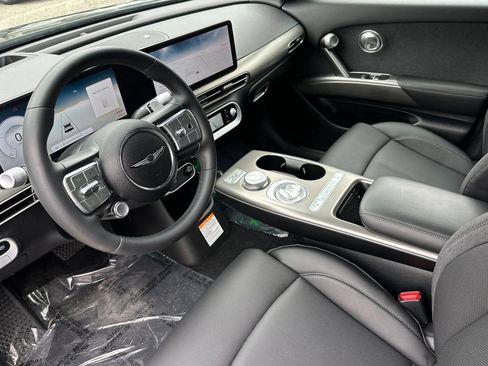 Used 2025 Genesis GV60 Advanced AWD/4WD image 11