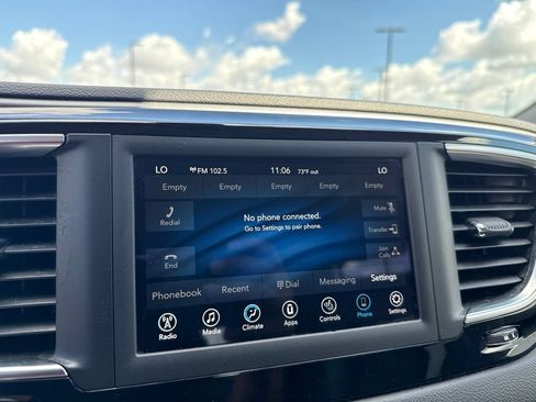 Used 2020 Chrysler Pacifica Touring-L FWD image 21
