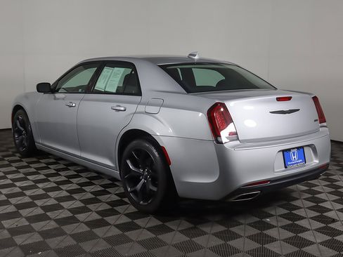 Used 2023 Chrysler 300 Touring w/ Sport Appearance Package image 6