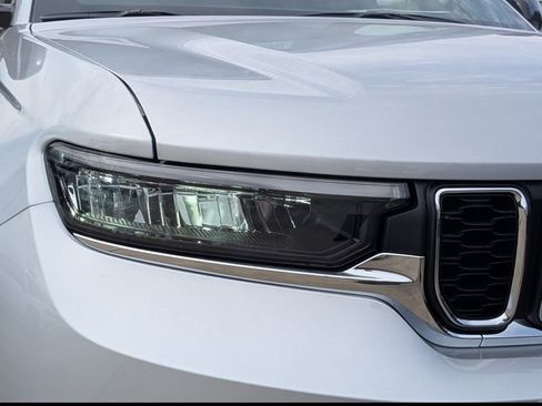 New 2025 Jeep Grand Cherokee L Laredo w/ Luxury Tech Group I image 9