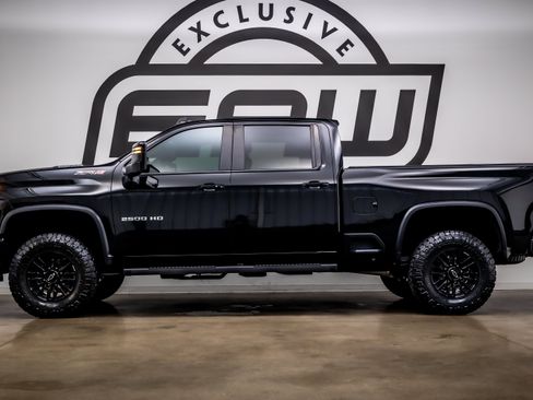 Used 2024 Chevrolet Silverado 2500 ZR2 w/ Technology Package AWD/4WD image 6