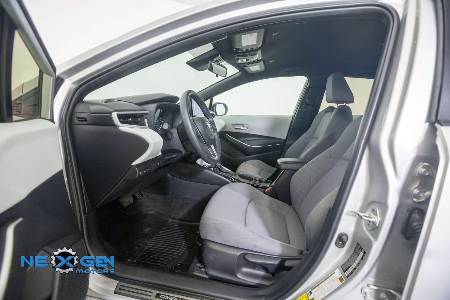Used 2023 Toyota Corolla SE AWD/4WD image 13