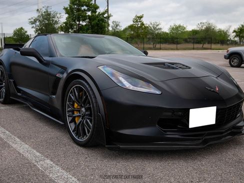 Used 2016 Chevrolet Corvette Z06 w/ 3LZ Preferred Equipment Group RWD image 12