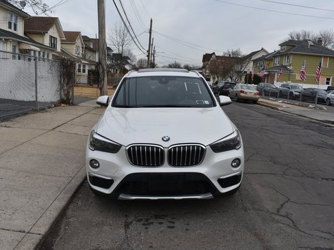 Used 2019 BMW X1 xDrive28i w/ Convenience Package image 3