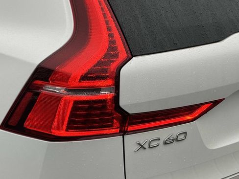 Used 2023 Volvo XC60 B5 Plus w/ Protection Package Premier image 10