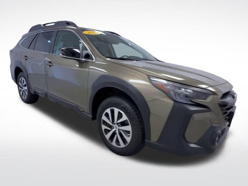 Certified 2025 Subaru Outback Premium AWD/4WD image 2