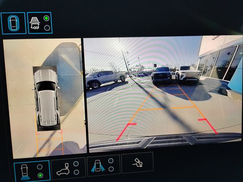 Used 2025 GMC Yukon Denali image 5