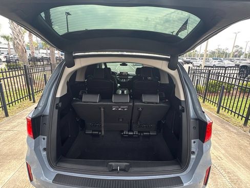Used 2025 Honda Odyssey Touring image 17