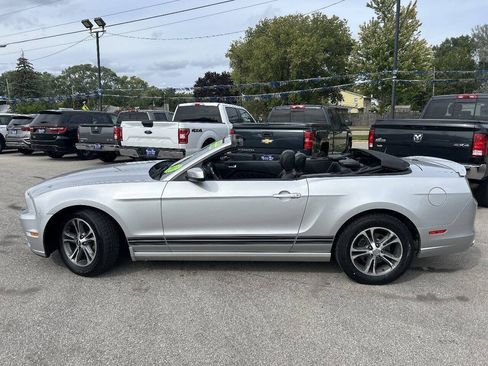 Used 2013 Ford Mustang Premium RWD image 10