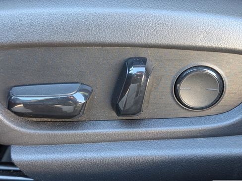 Certified 2021 Lexus ES 250 w/ Premium Package image 19