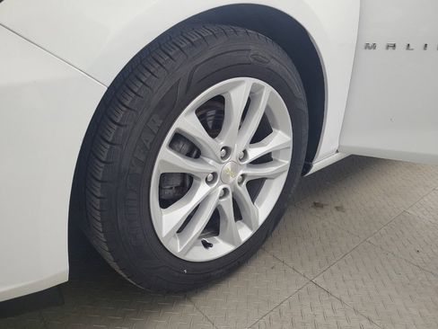Used 2018 Chevrolet Malibu LT FWD image 31