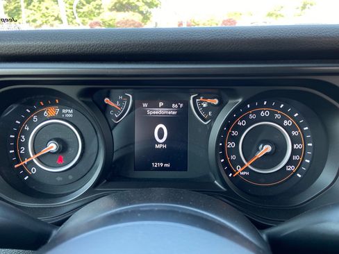 Used 2026 Jeep Wrangler Sport AWD/4WD image 17