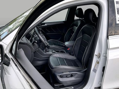 Used 2022 Volkswagen Tiguan SEL R-Line AWD/4WD image 9