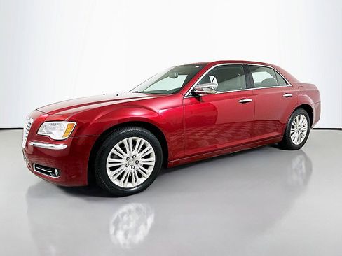 Used 2014 Chrysler 300 C image 3