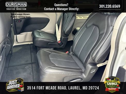 Used 2024 Chrysler Pacifica Touring-L FWD image 19