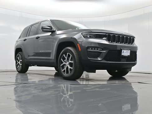 New 2025 Jeep Grand Cherokee Limited image 47