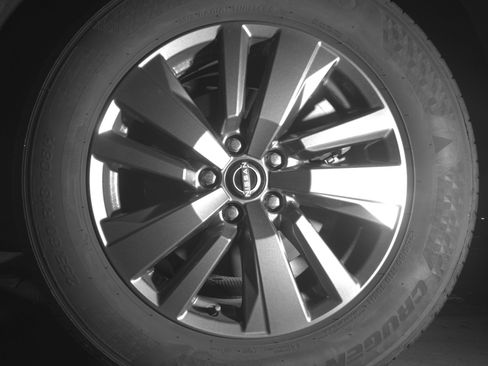 Used 2025 Nissan Pathfinder SV image 14