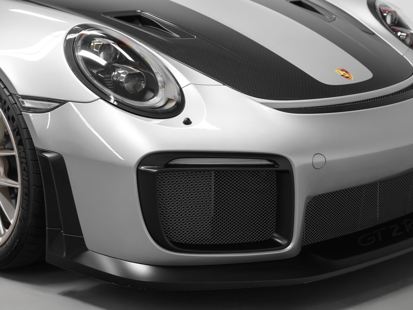 Certified 2018 Porsche 911 GT2 RS RWD image 32