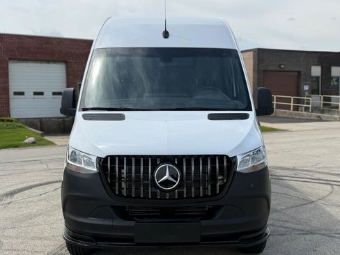 Used 2019 Mercedes-Benz Sprinter 170 w/ Driver Convenience Package image 2