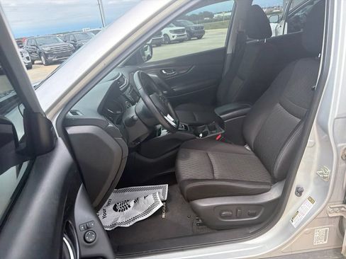 Used 2019 Nissan Rogue SV AWD/4WD image 10