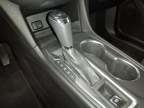 Used 2018 Chevrolet Equinox LT image 15