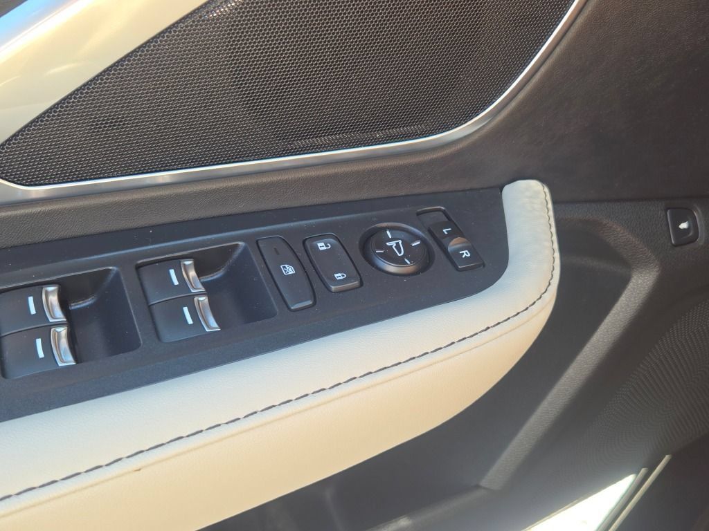 Certified 2025 Acura RDX SH-AWD image 30