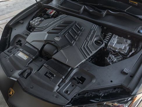 Used 2023 Lamborghini Urus S AWD/4WD image 38